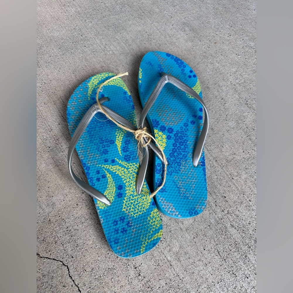 OLD NAVY Blue and Green Flip Flops